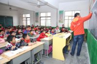 海信天玑冰箱·雨辰公益助学走进湖北黄梅