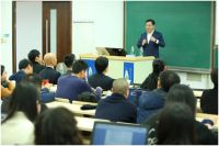 李华刚将海尔物联网创新实践带到人大商学院课堂