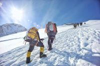 “征无止境 7+2”完美收官 攀登者华耐家居的“登山”之旅