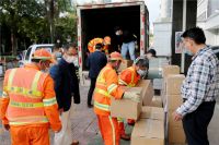 深圳设计界第四批抗疫物资5000瓶免洗消毒液、25000双防护手套助援一线环卫工