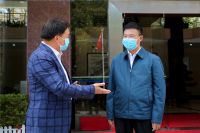 深圳设计界第四批抗疫物资5000瓶免洗消毒液、25000双防护手套助援一线环卫工