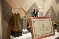 世友地板她“友”话说 代理商篇：女人从不该为自己设限