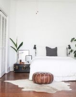 不想买床头柜？就用这些办法来替代吧