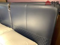 卧皇皮床：金属与真皮碰撞，不一般的轻奢质感