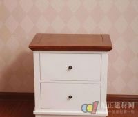 主卧放一个床头柜好吗?卧室床头柜摆放有这些讲究