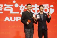 冯绍峰在京东首开家居直播秀，明星奶爸对家有何要求？