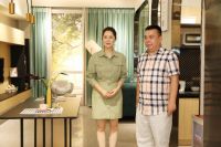 海清亲临诗尼曼直播间，诗尼曼17周年庆踏浪而来
