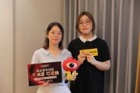 如鱼得水消费者乔女士：“试挂”让买窗帘像买衣服似简单