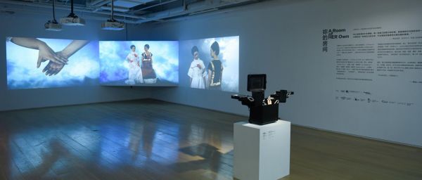 叶甫纳，《习作13：后晚宴》，2015，3频录像、彩?、有声，12’，影片静帧，致谢艺术家和奕来画廊。