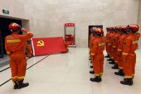 南昌市消防救援支队特勤大队党员指战员奋战在抗险第一线