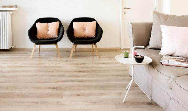 必美宝地雅比利时幸福家 | 经久不衰的复合木地板是整个房子的永恒主题