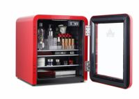 美妆界的新宠儿——HCK哈士奇复古美妆冰箱