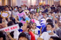 惊喜连连，明星女神陈紫函空降大自然地板万人疯抢现场送福利