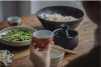 铁太郎:生活小吵小闹,也要炒得热闹。