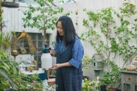 她40岁之前忙成狗，40岁之后买房隐居，做了个140㎡“女王花园”