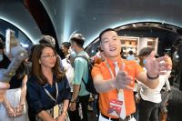 Z档案侦察团空降艾依格太空主题馆，揭秘未来潮流打开方式！