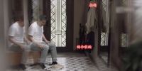 小舍得：张国立的养老房，比肩别墅，后院喝茶赏花，不像普通家庭