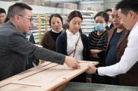 百年印象新派实木品鉴会成功举行  二次发布气氛热烈成熟经销商现场签约