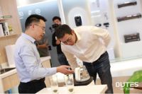 吴晓波走访中广欧特斯 深度对话绿色舒适家居赛道实力“智造”者