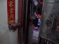 香港50岁阿姨每天爬7楼，6口人挤在40㎡小家，一住就是7年