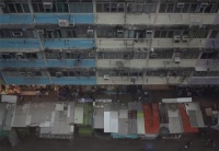香港50岁阿姨每天爬7楼，6口人挤在40㎡小家，一住就是7年
