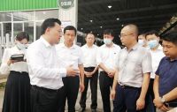 黄冈市委副书记、代市长李军杰一行莅临千川木门视察调研