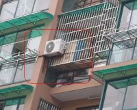 楼上邻居没商量就把防盗窗装上，我直接把它给拆了，不过分吧？