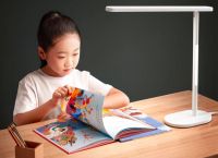 学生护眼台灯十大牌子中，欧普照明更值得选择