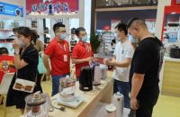 双城双展有双喜| 喜锅亮相第115届中国日用百货商品交易展