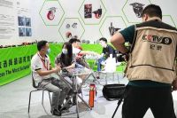 广州建博会丨CCTV9《品质》栏目助力泰雅达脚轮，世界脚轮，中国造！