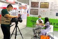 广州建博会丨CCTV9《品质》栏目助力泰雅达脚轮，世界脚轮，中国造！