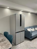 她家花了20万装修，全屋网红灰，漂亮又耐脏，木匠打柜子也很满意