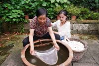 弘扬蚕丝被非遗文化， 江南古韵行业首推“以旧换新”活动