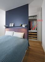 床靠墙的做法已经过时了，我家直接后移70cm，做成这样超级好用