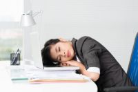 东宝床垫：这样午睡，还不如不睡