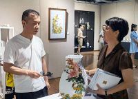 “关兰•瓷彩2021”开幕：艺术是不断探索与思考的过程