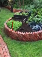 不要再对红砖有偏见了，给家里打造个绿化区，颜色好看又结实