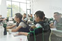 当好行业发展领头雁，领绣墙布“第一届施工培训会”推动服务升级