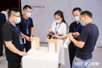 健康地板新旗舰 德尔推出金标“净”地板