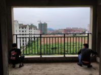 强帮扶 优落地 帕莱德沉浸式终端帮扶助力成长