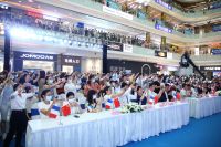 著名男歌手齐秦空降武汉 为司米橱柜87周年庆生