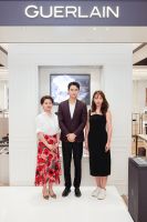 法国娇兰品牌挚友袁弘惊喜现身武汉武商广场，携帝皇蜂姿蜜润江城