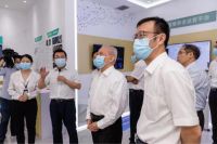 直击乌镇|十二届全国政协副主席王钦敏一行莅临鸿雁展位考察 ?