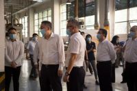 青浦区委书记徐建、副区长兼公安局局长姚少杰一行莅临书香门地集团开展安全生产检查