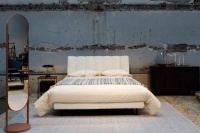 Ligne Roset 2021 新品 | Evisa床