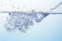 细数水的分类 高端纯净水渐成家庭净饮水标配