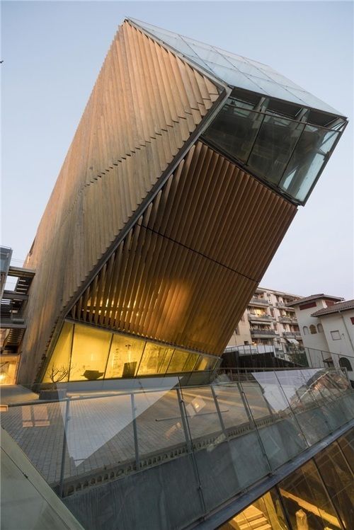  最佳文化空间设计奖：西班牙建筑师Luis Maria Uriarte《Performing Arts Center Muxikebarri And Music School》