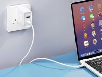 便捷充电新体验,aigo电源适配器 AU2065让电量轻松复