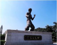 李小龙是功夫“一代宗师”，粤强要做瓷砖“一代宗师”