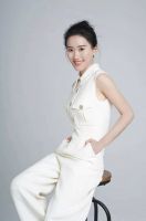 奢工家居 官宣:“时尚女郎”邝晓彤成为奢工S&GCK代言人!